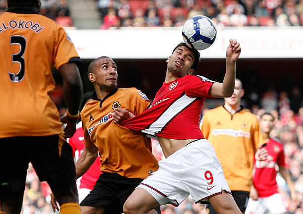 员奠定了坚 员奠定了坚